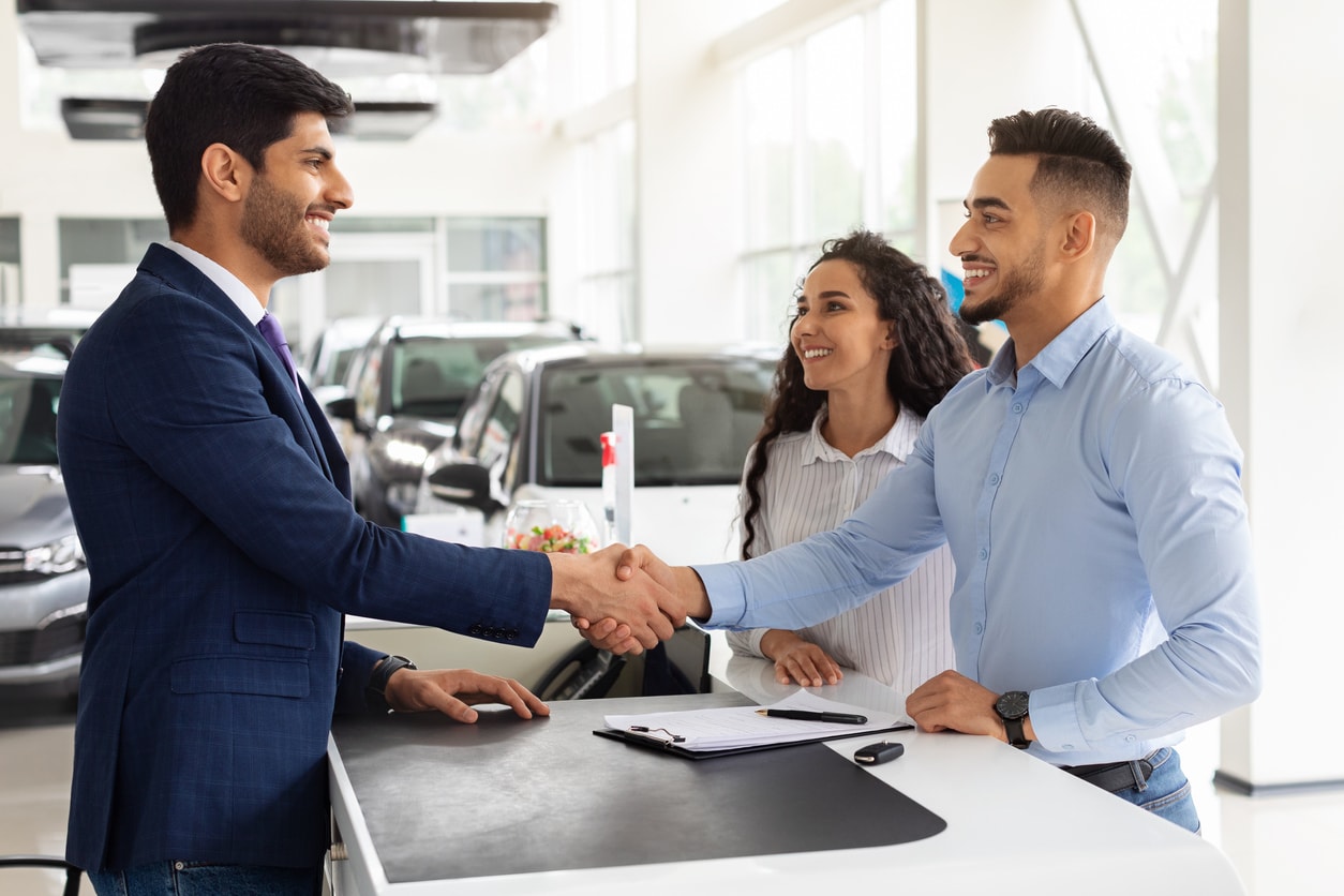 5 Tips for Car Dealerships Starting Out With Live Chat